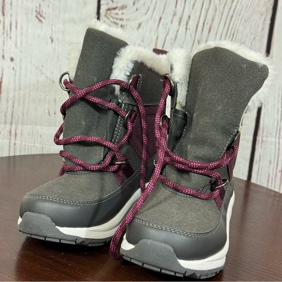 Cat & Jack Purple and Gray Winter Boots with Insulated Design - Picture 3 of 14